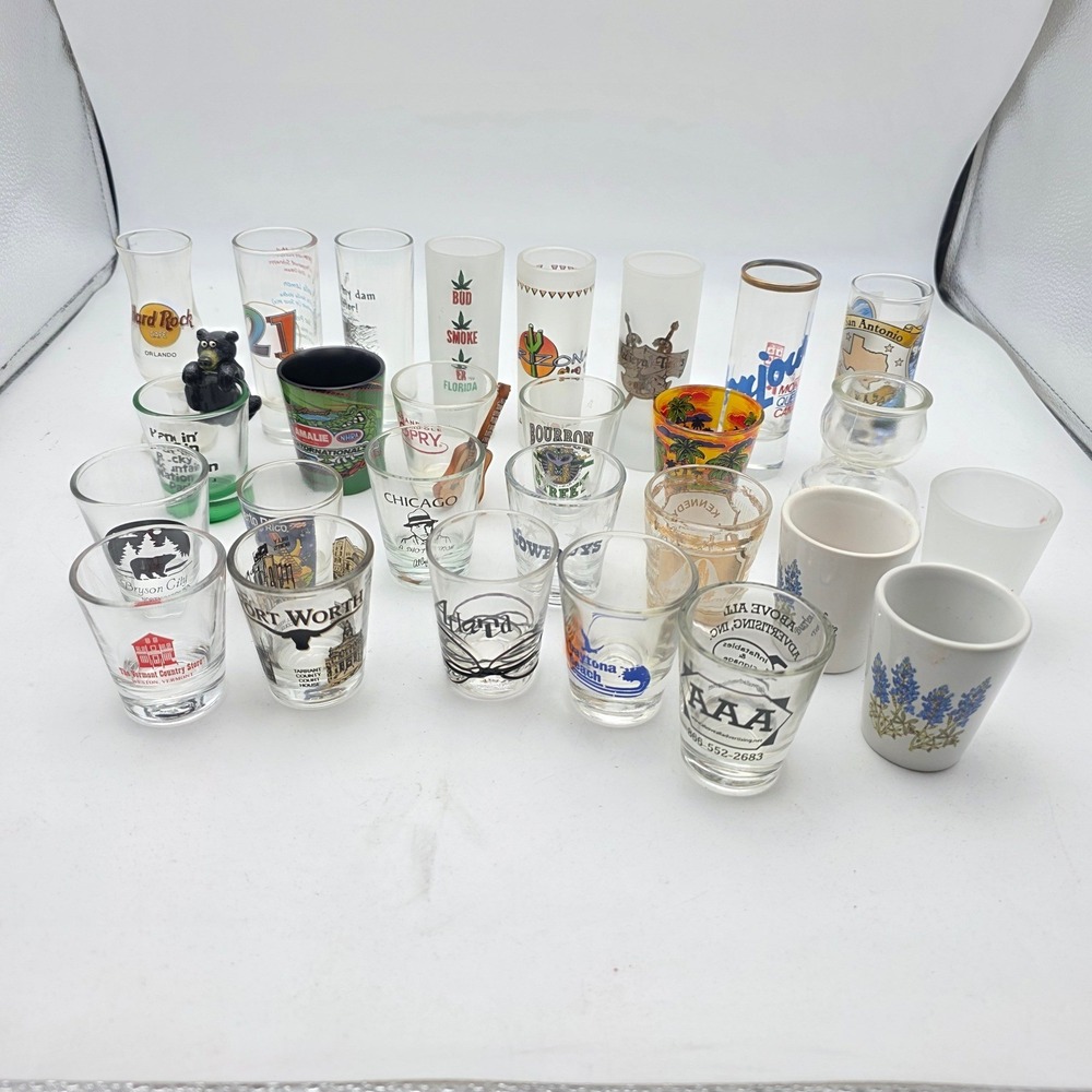 Lot of 25 Vintage Souvenir Shot Glasses Hard Rock Cafe Grand Ole Opry Travel H4 - Picture 4 of 16